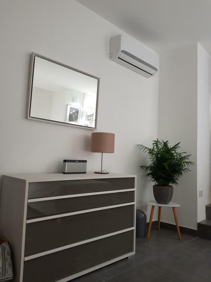 Duplex Maisonette With Heated P-Pool And Jacuzzi Saint Julian's エクステリア 写真