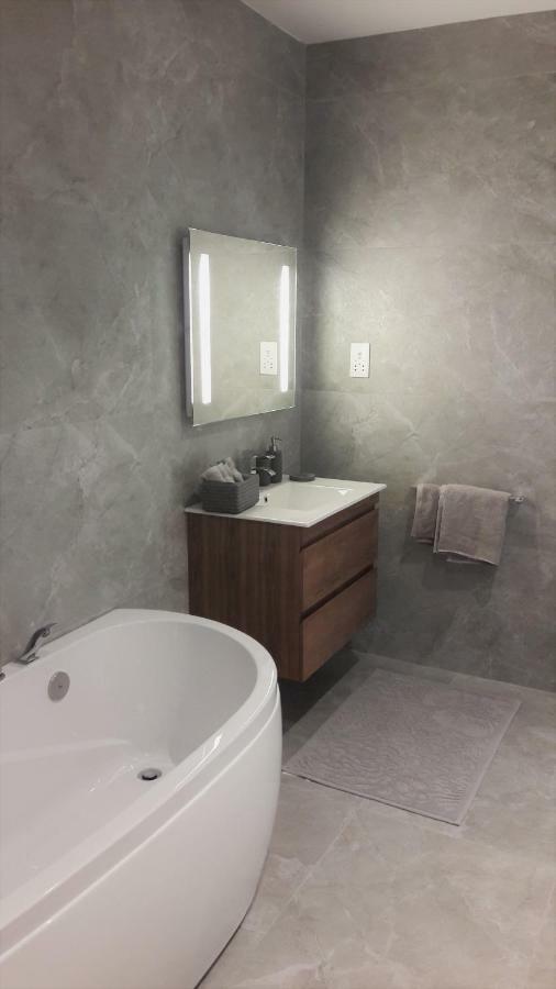 Duplex Maisonette With Heated P-Pool And Jacuzzi Saint Julian's エクステリア 写真